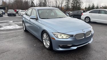 BMW 3 Series 328i 2013 XDRIVE**TRES BAS KM**