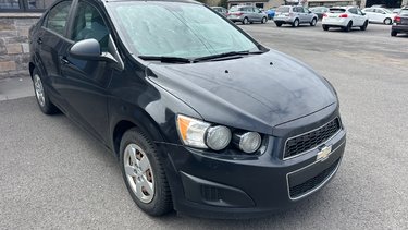 Chevrolet Sonic LS 2013