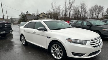 2015 Ford Taurus LIMITED AWD**NEVER BEEN IN AN ACCIDENT**