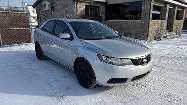 Kia Forte EX PLUS 2010 PRET POUR L'HIVER**