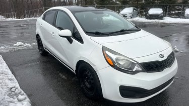 Kia Rio LX 2014 BEAU PETIT VEHICULE ECONOMIQUE