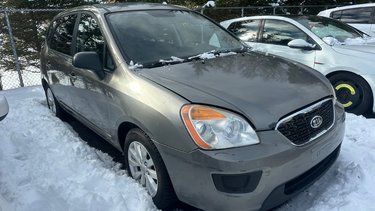 2012 Kia Rondo LX VERY VERY LOW KM**ONE OWNER ONLY**