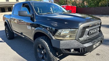 Ram 1500 SXT 2017 CREW CAB**5.7L**4X4