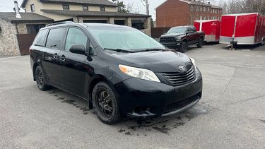 Toyota Sienna BASE 2015 7 PASSAGERS**LE MOINS CHER DU QUÉBEC**