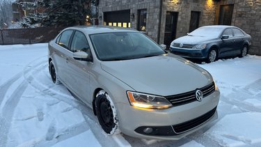Volkswagen Jetta Sedan  2012