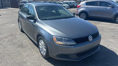 Volkswagen Jetta Sedan TRENDLINE 2014 MANUELLE**