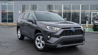 RAV4 HYBRIDE XLE JAMAIS ACCIDENTÉ TOIT OUVRANT