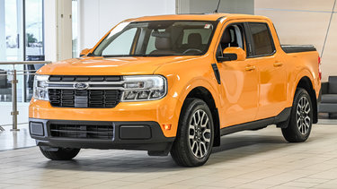 Maverick LARIAT | AWD | ENS LUXE | TOIT OUVRANT |
