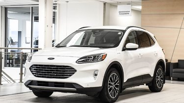 Escape Titanium PHEV | 60KM RANGE | TOW PACK | B&O |