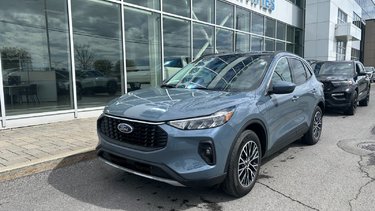 2023 Ford Escape PHEV 2.5L - TOIT PANO | 60KM ELECTRIQUE | FORDPASS