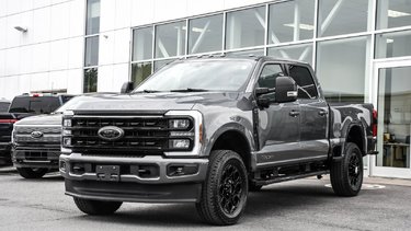 Super Duty F-250 SRW LARIAT | 6.7 DIESEL | BLACK PACK | TOIT PANO |