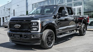 Super Duty F-250 SRW XLT | 6.7 DIESEL | BLACK PACK | RNS HAUT NIVEAU |