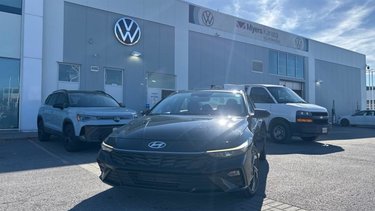 Hyundai Elantra Preferred IVT w/Tech Pkg 2024