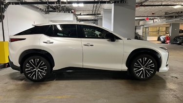 2023   LUXURY PACKAGE