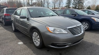 2012 Chrysler 200 LX