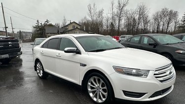Ford Taurus LIMITED 2015
