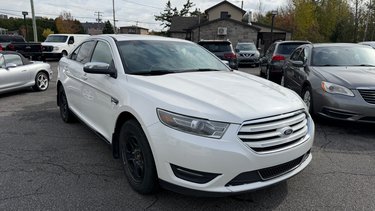 Ford Taurus LIMITED 2015