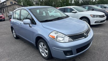 Nissan Versa 1.8 SL 2009 HATCHBACK**TRANSMISSION AUTOMATIQUE**
