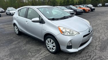 Toyota Prius c Technology 2012