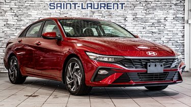 Hyundai Elantra PREFERRED TECH TOIT CAMERA CARPLAY VOLANT CHAUFFANT 2024 AUCUN DOSSIER DE DOMMAGE - UN SEUL PROPRIETAIRE