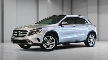 Mercedes-Benz GLA 250 4MATIC CARPLAY TOIT PANORAMIQUE CUIR 2017 AUCUN DOSSIER DE DOMMAGE