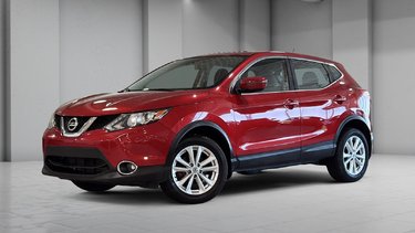 Nissan Qashqai SV CAM TOIT OUVRANT SIEGES CHAUFFANTS 2017 AUCUN DOSSIER DE DOMMAGE