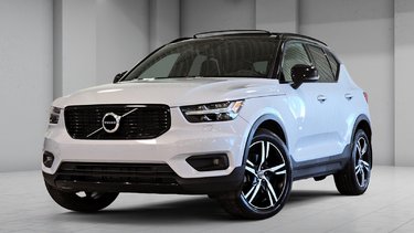 Volvo XC40 T5 R-DESIGN TOIT PANO GPS CUIR CARPLAY 2022 PLUS DE 130 VEHICULES EN INVENTAIRE