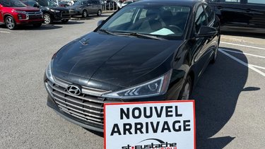 Hyundai Elantra PREFERRED**CARPLAY**BANCS & VOLANT CHAUFFANTS** 2019