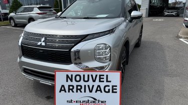 Mitsubishi Outlander GT-PREMIUM**S-AWC**CUIR 2-TONS**TAUX 0.9%**TOIT** 2022