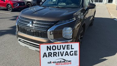 2022 Mitsubishi Outlander SEL**S-AWC**TAUX À PARTIR 0.9%**TOIT OUVRANT**CUIR