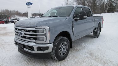 Ford Super Duty F-250 SRW  2025