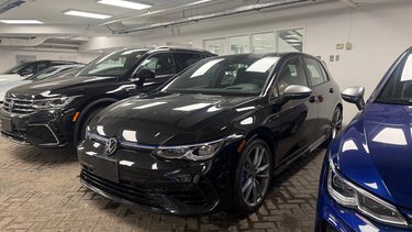 2024 Volkswagen Golf R 2.0T 7Sp at DSG w/Tip