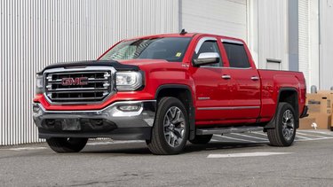 2018 GMC Sierra 1500 SLT 5.3L V8, Trailering Package, Heated Front Seats