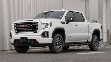 2021 GMC Sierra 1500 AT4 5.3L V8, Premium Infotainment, Heated and Ventilated Front Seats