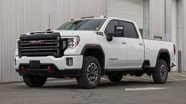 2022 GMC Sierra 3500HD AT4 6.6L Duramax, 5th Wheel/Gooseneck Prep Package, Safety Package
