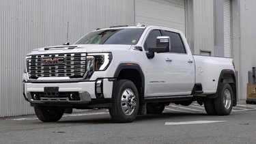 2024 GMC Sierra 3500HD Denali DRW 6.6L Duramax, Denali Reserve Package, Tech Package