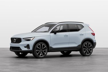 XC40 B5 AWD Ultimate Dark Theme 4 Cylinder Engine 2.0L All Wheel Drive