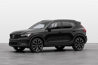 XC40 B5 AWD Ultra Dark Theme 4 Cylinder Engine 2.0L All Wheel Drive