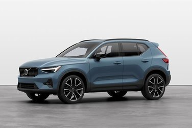 XC40 B5 AWD Ultra Dark Theme 4 Cylinder Engine 2.0L All Wheel Drive