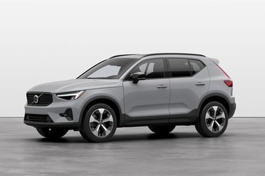 XC40 B5 AWD Plus Dark Theme 4 Cylinder Engine 2.0L All Wheel Drive