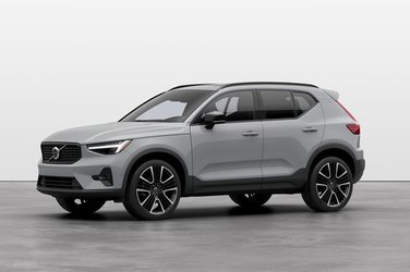 XC40 B5 AWD Ultra Dark Theme 4 Cylinder Engine 2.0L All Wheel Drive