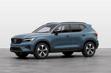 XC40 B5 AWD Plus Dark Theme 4 Cylinder Engine 2.0L All Wheel Drive