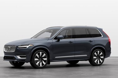 XC90 PLUG-IN HYBRID T8 AWD Ultra Bright Theme 4 Cylinder Engine 2.0L All Wheel Drive