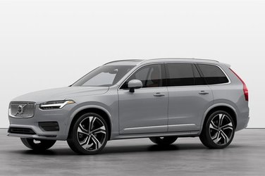 XC90 B6 AWD Ultra Bright Theme 4 Cylinder Engine 2.0L All Wheel Drive