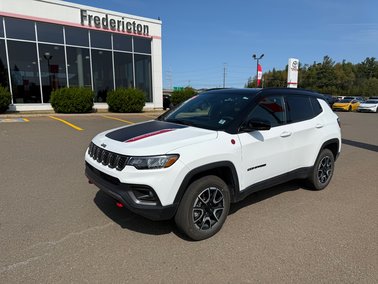 2024   Trailhawk