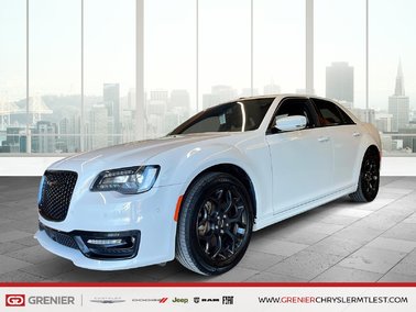 300 300S + AWD + TOIT OUVRANT PANO