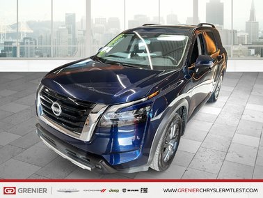 Pathfinder SV + AWD + TOIT OUVRANT PANO + CARPLAY