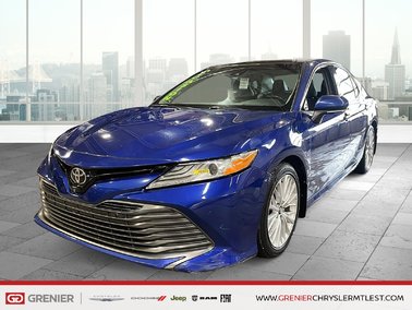 Camry XLE + TOIT OUVRANT PANO + CARPLAY