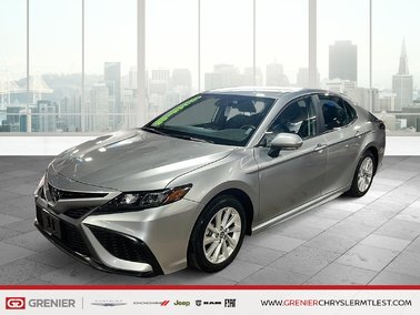 Camry SE + CUIR + CARPLAY
