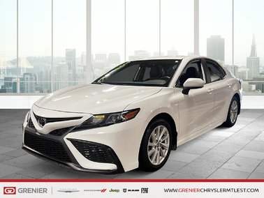 Camry SE + CUIR + CARPLAY